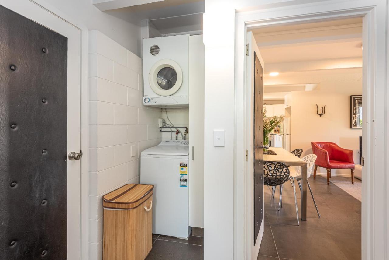 Retro Living - Lush Garden Apartment Christchurch Exterior photo